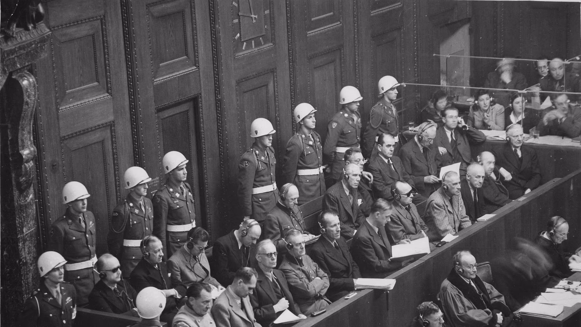 De tiltalte på tiltalebenken under Nürnberg-prosessen, 1945–46